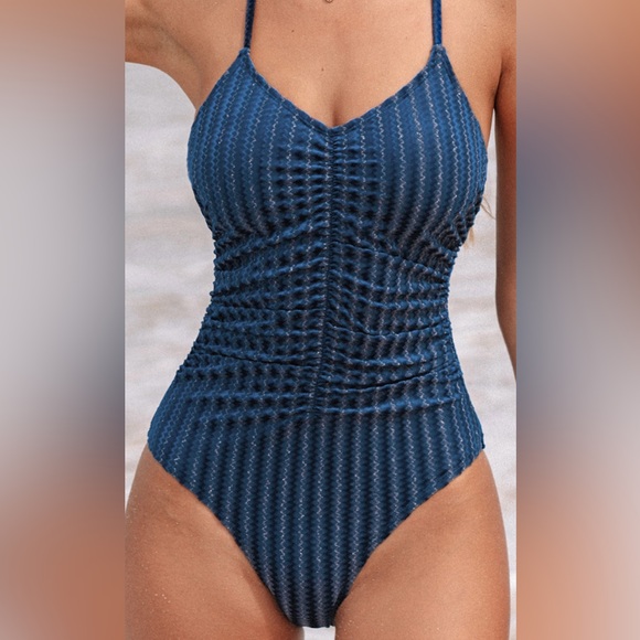 Sapphire one piece swimsuit - Picture 3 of 7